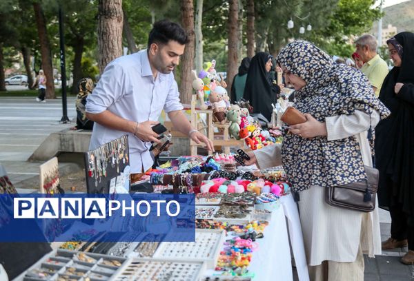 عصر بازار هنرمندان مشهدی در روزهای پنجشنبه