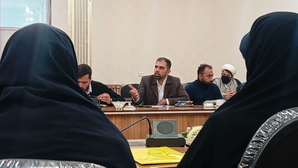 جلسه بررسی عملکرد و کیفیت آموزشی مدارس شهرستان بن با حضور مسئولان استانی