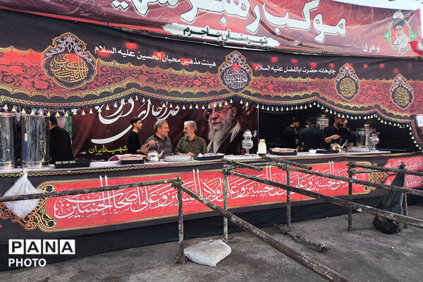 پذیرایی از زائران رضوی در مسیر بازگشت؛ خدمت بی‌منت در موکب «رهبر شهیدم»