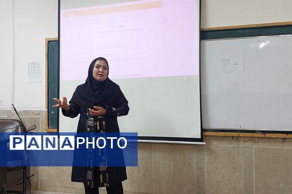 برگزاری همایش انتخاب رشته کنکور سراسری در مدرسه شهید راستی پردیس 