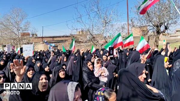تشییع پیکر شهیده نگار میر دوست در شهر خرو