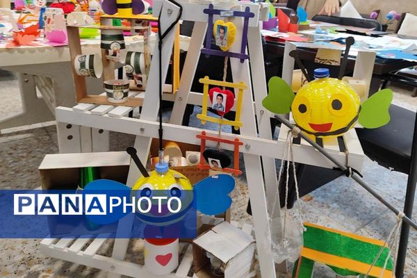 زنگ انقلاب با رونمایی از نمایشگاه دست‌سازه‌ها