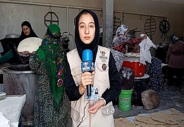 عشق به آقای شهید ایران و غیرت مردانه زنان شهر بار درکمک به پخت نان زائرین بدرقه و وداع رهبر شهید 