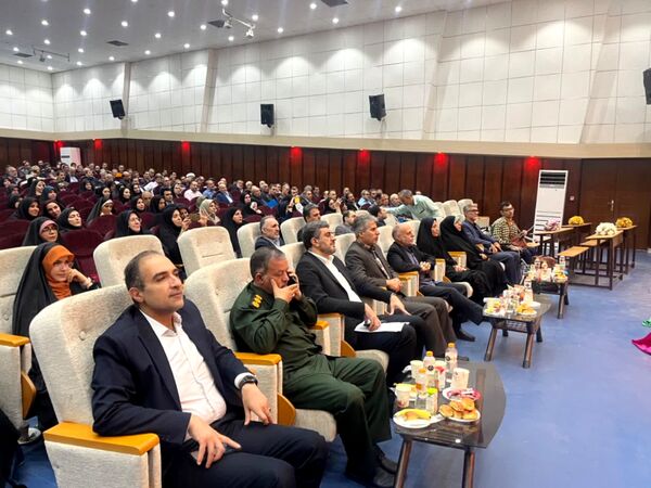 همایش مدیران مدارس دولتی و غیر دولتی آموزش و پرورش منطقه ۴ تهران