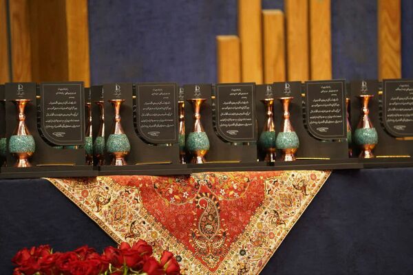 آیینه‌ تلاش کارمندان دانشگاه فردوسی مشهد