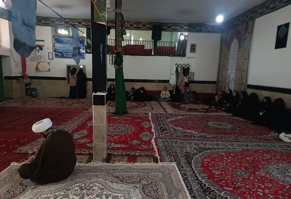 تکریم از مادران شهدا در پایگاه طاهره بسیج خواهران روستای حسین آباد