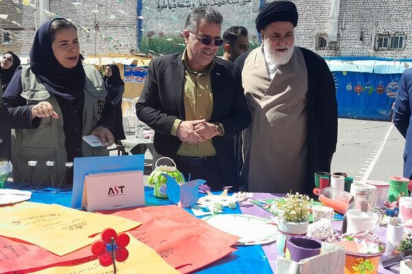 مراسم روز زمین پاک در دبستان دخترانه معراج ناحیه۲ بهارستان