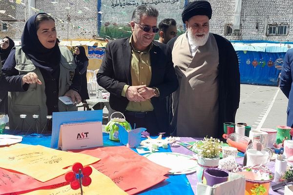 مراسم روز زمین پاک در دبستان دخترانه معراج ناحیه۲ بهارستان