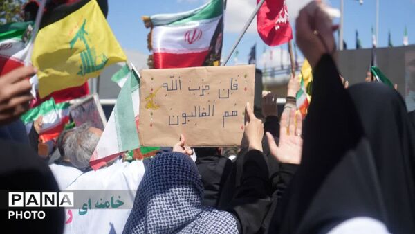 طنین لبیک کرجی‌ها در چهلمین روز عروج  رهبر شهید انقلاب