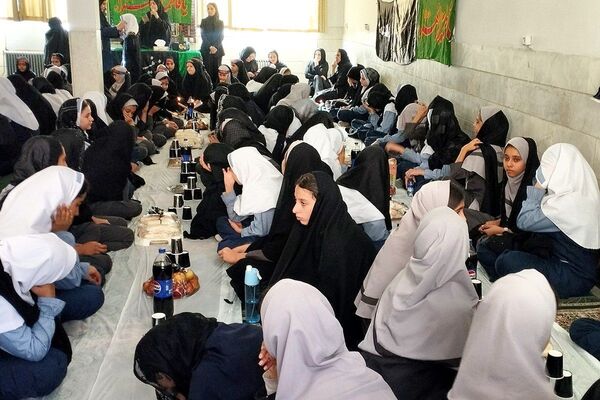 مراسم سوگواری ایام فاطمیه در دبستان موسی‌بن‌جعفر(ع) بهارستان‌دو