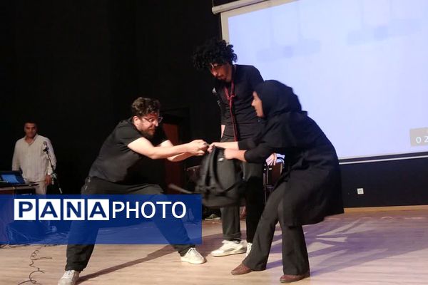 برگزاری جشن واژه و نوا در فرهنگسرای سلمان هراتی ملارد 