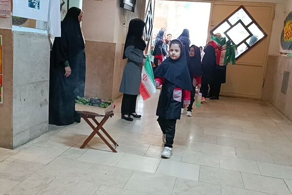 برگزاری جشن شکوفه های کلاس اولی در مدارس میقات و حضرت معصومه (س) منطقه پردیس 