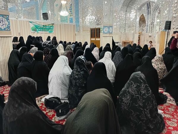 نماز جماعت در شب میلاد پیامبر اکرم (ص) و امام صادق (ع) در کاخک