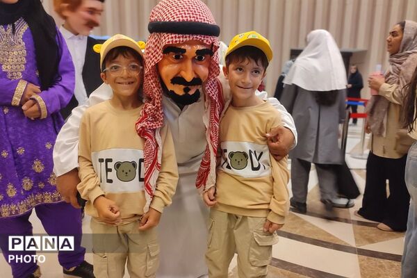 توزیع یک‌هزار بسته تحصیلی در جشن عاطفه‌های شهرقدس