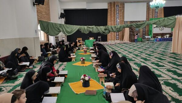 جز خوانی قرآن به همراه افطاری در مسجد خاتم النبیین بیرجند