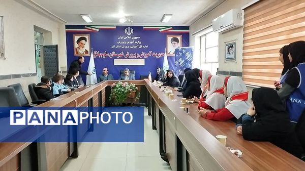 نشست خبری رئیس آموزش و پرورش شاوجبلاغ با خبرنگاران پانا 