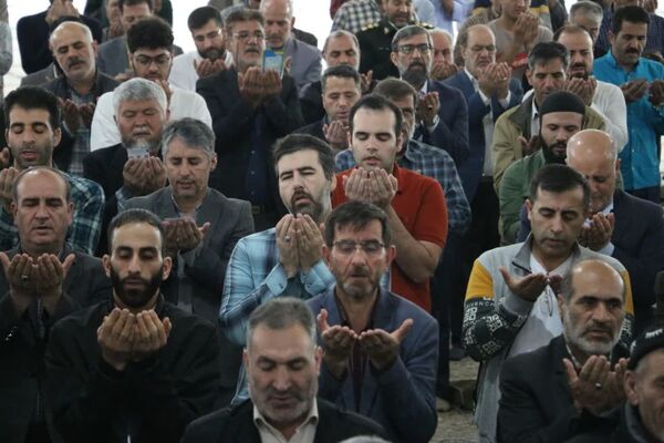 نماز عید سعید فطر در مصلی محمدشهر کرج