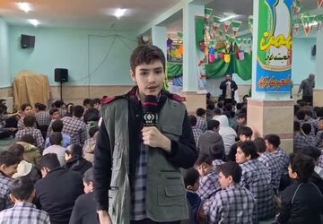 جشن و شادی دانش‌آموزان در دبیرستان شادیان قم