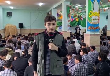 جشن و شادی دانش‌آموزان در دبیرستان شادیان قم