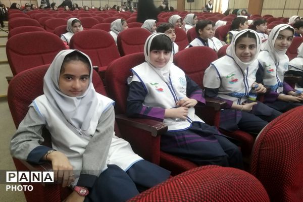 تقدیر از برگزیدگان پویش «سفیران سلامت» در آیینی نمادین با حضور مسئولان وزارتی