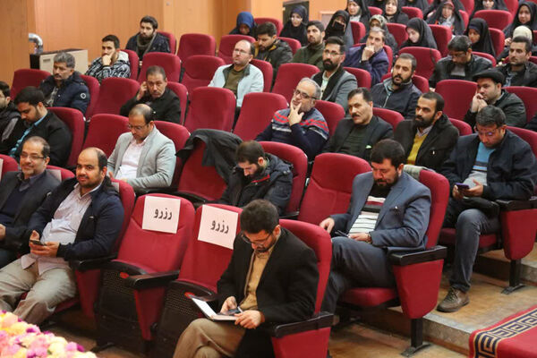 برگزاری دوره آشنایی با ابزارهای هوش مصنوعی ویژه معلمان قم