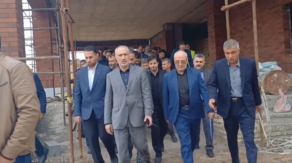 آیین کلنگ زنی صنایع پوشاک کیف و کفش در شهرک صنعتی کمشچه