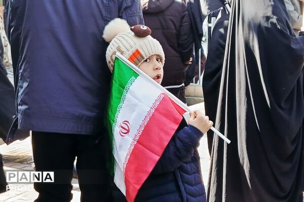 کبوتران عاشق به امام شهیدشان پیوستند