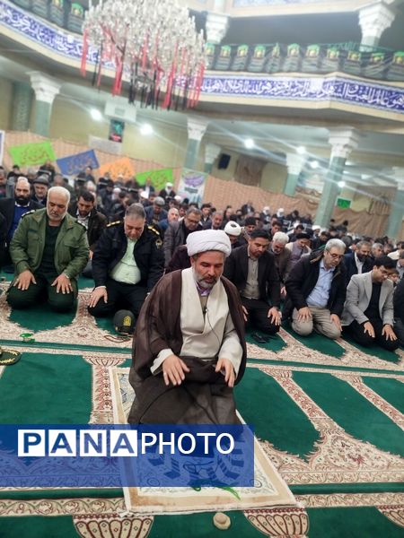 همدلی و وحدت در نماز جمعه باخرز به نمایش درآمد