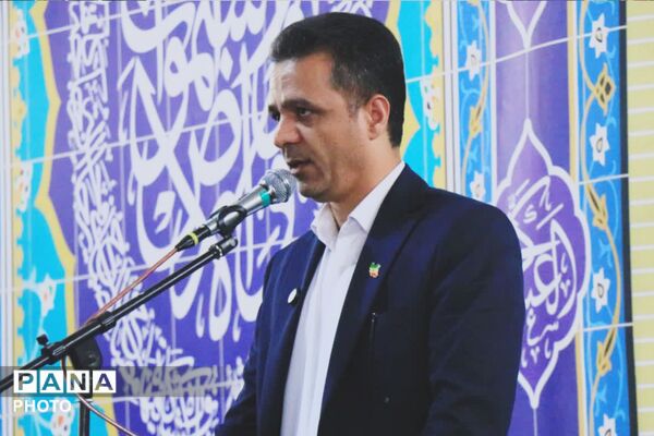 برپایی میز خدمت و مشاوره خانواده آموزش و پرورش شهرستان قدس در میعادگاه نماز جمعه