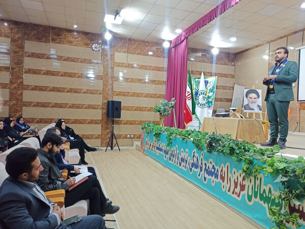 نشست هم‌اندیشی مسئولان سازمان دانش‌آموزی نواحی و مناطق استان فارس