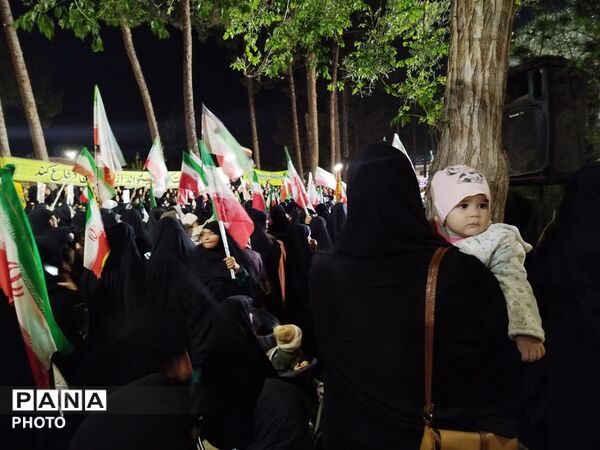 اجتماع پرشور مردم در میدان مرکزی خلیل آباد