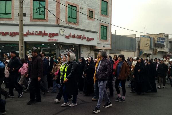  همایش پیاده‌روی خانوادگی در شهرک وحدت فردیس