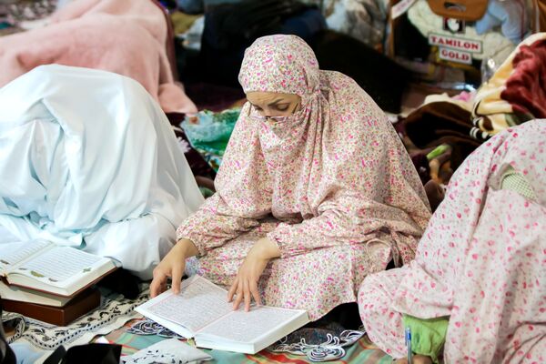 اعتکاف مادر و دختری در مسجد مقدس جمکران