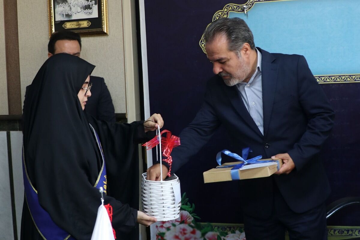 همیاران مشاور بازوان توانمند نظام تعلیم و تربیت در مدارس هستند