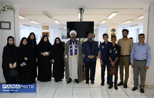 دیدار دانش‌آموز خبرنگاران پانای البرز با مدیرعامل خبرگزاری پانا