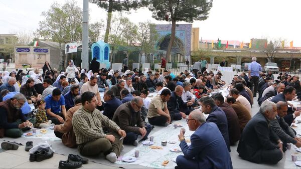 برگزاری با شکوه نماز عید فطر در صفادشت ملارد 