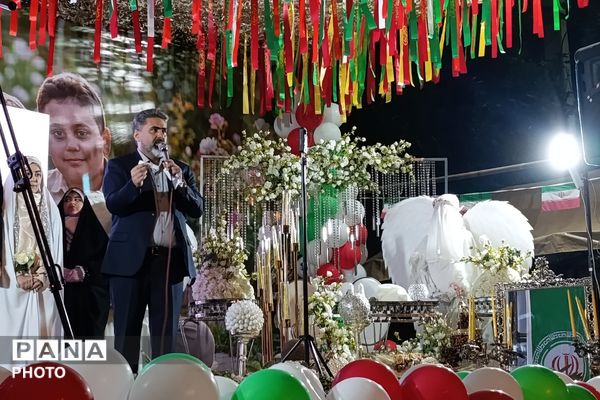 لبخند رسیدن دو دریا به هنگام سالروز ازدواج حضرت علی(ع) و  حضرت فاطمه(س)
