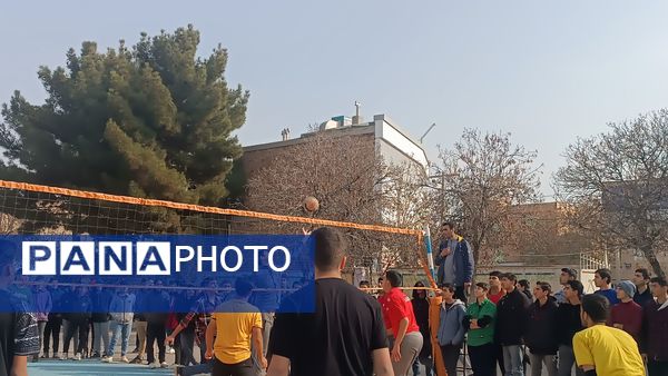 برگزاری فینال مسابقات والیبال گروهی درون مدرسه‌ای در دبیرستان شاهد ابوذر غفاری 
