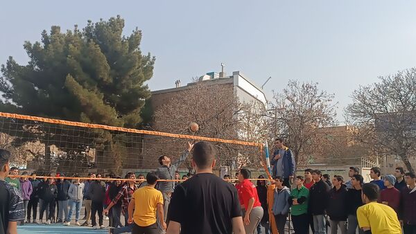 برگزاری فینال مسابقات والیبال گروهی درون مدرسه‌ای در دبیرستان شاهد ابوذر غفاری 