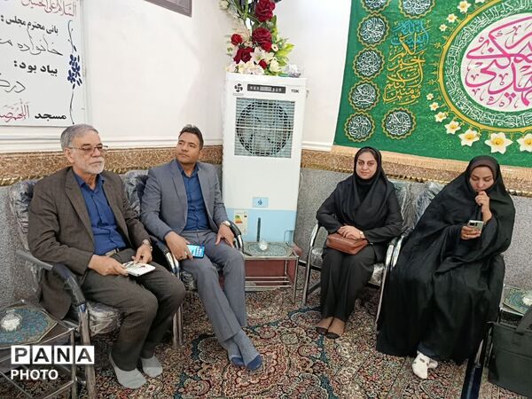 تقویت پیوند مدرسه و خانواده در مناطق محروم تربت‌حیدریه با برگزاری جلسات آموزش خانواده