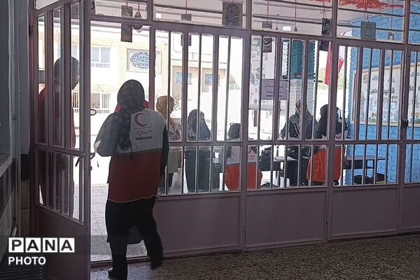 دومین کاروان سلامت جمعیت هلال‌احمر در مدرسه شهید رستمی ،شهرستان قدس 
