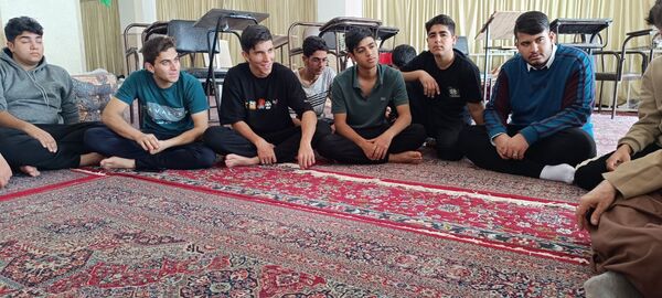 مراسم معنوی اعتکاف دانش‌آموزان پسر ابرکوهی در مسجد چهارده معصوم 