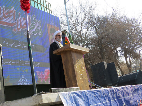 نواختن زنگ انقلاب و گرامیداشت سالروز ورود رهبر شهرستان بجنورد 