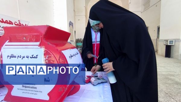 برپایی میز خدمت در مصلی نماز جمعه شهرستان خلیل‌آباد