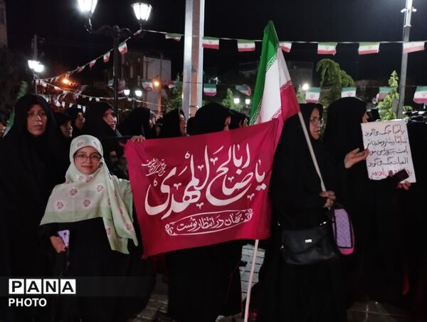 ایستادگی مردم در برابر جنایات آمریکا و اسرائیل