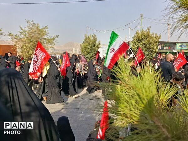 تلاقی دریای سرخ و سیاه مردم در حماسه وداع با قائد امت