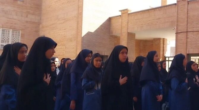 مراسم جشن جوانه ها و آغاز سال تحصیلی در دبیرستان سردار دلها