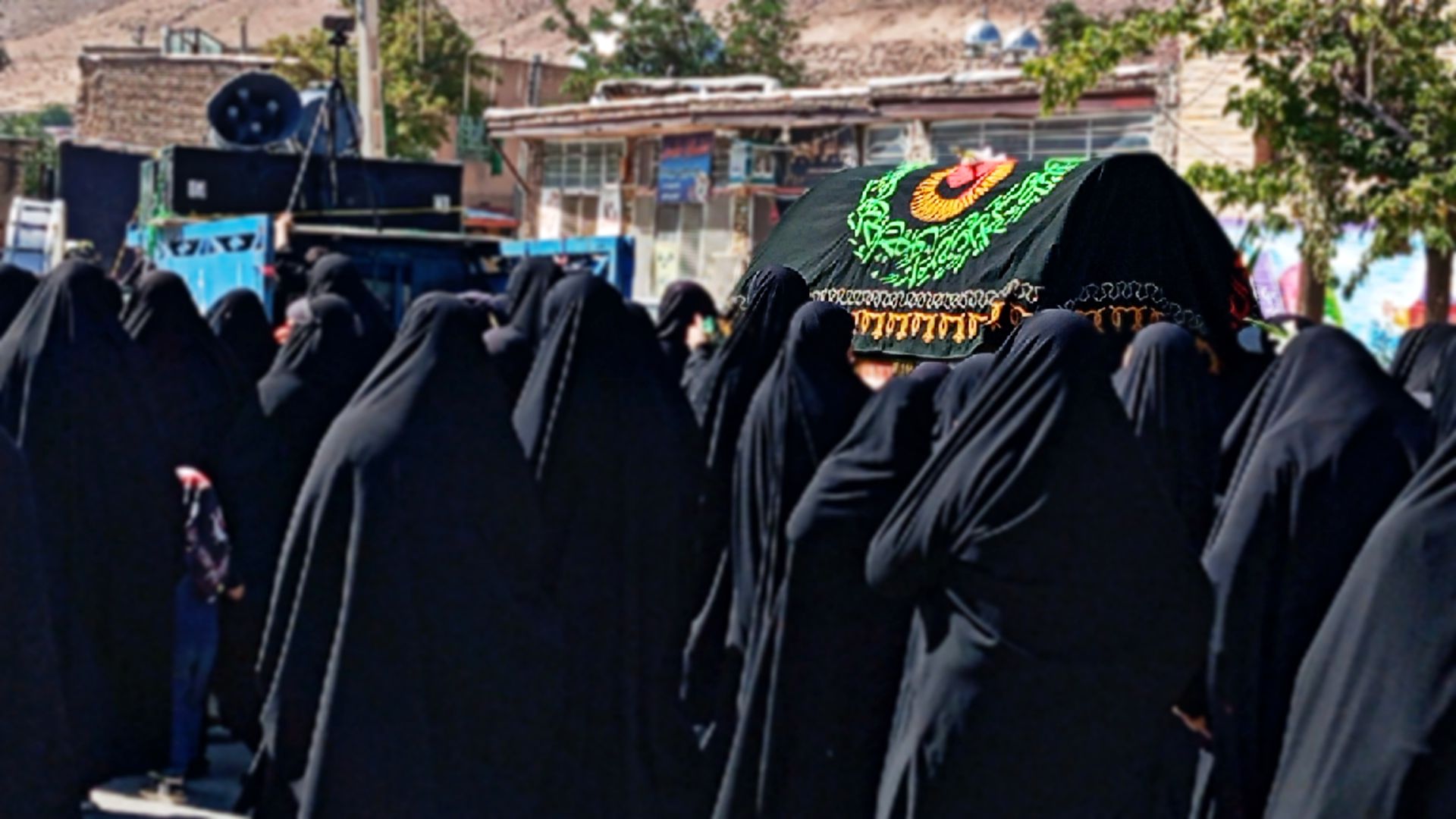 خیابان‌های بن، رنگ ماتم گرفت: تشییع نمادین پیکر امام هشتم