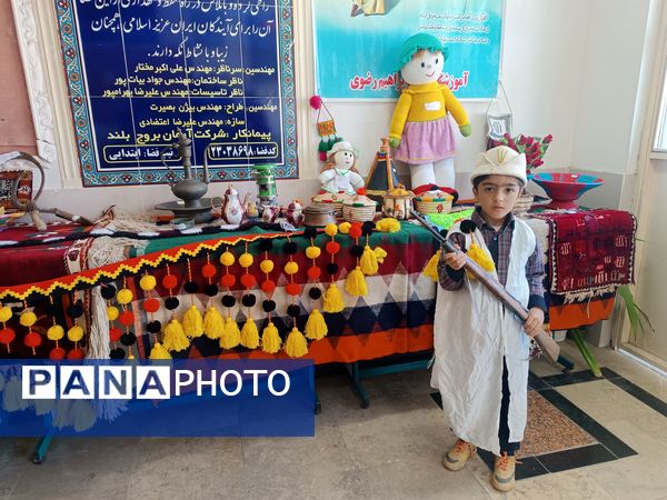 نمایشگاه صنایع دستی و جشنواره غذاهای سنتی به‌مناسبت دهه فجر 