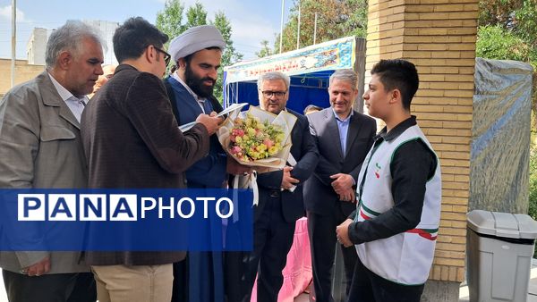 غرفه خبرگزاری پانا و سازمان دانش‌آموزی در مراسم افتتاحیه فعالیت‌های تابستانی